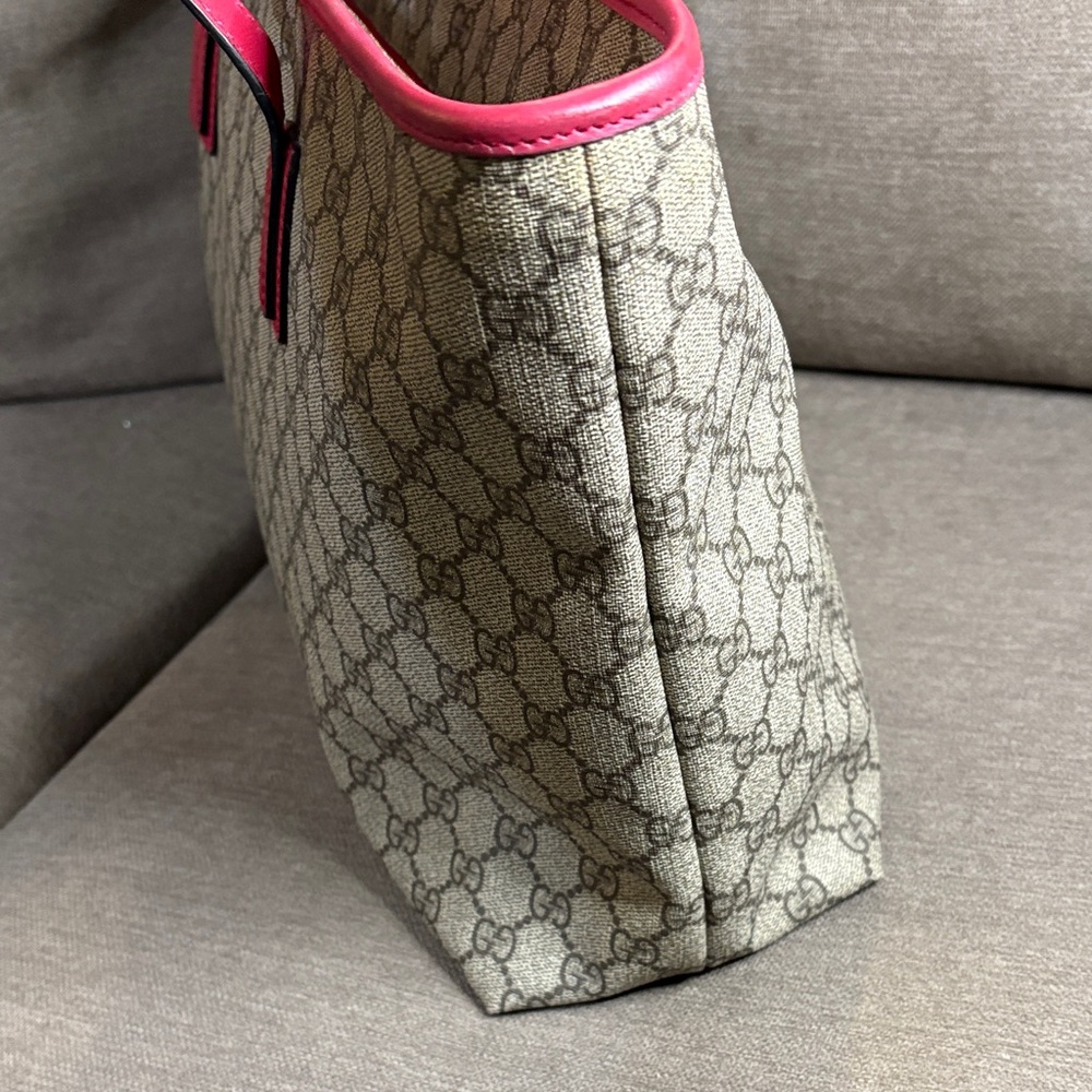 Gucci Beige GG Supreme Joy Tote with Pink Trim - Picture 6 of 15